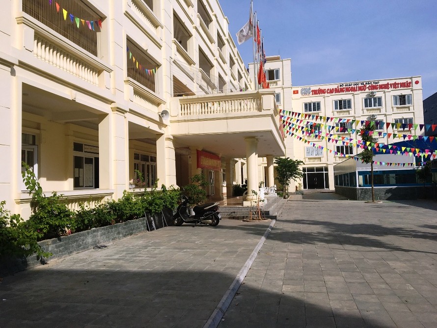 Yêu cầu trường cao đẳng “chui” giữa quận Hoàn Kiếm ngưng tuyển sinh