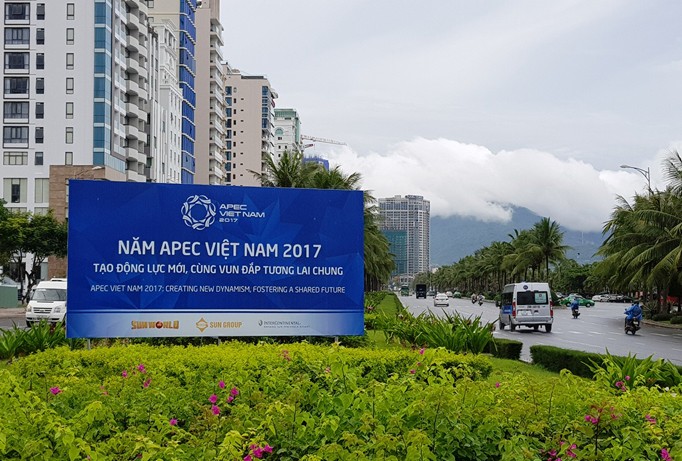 Đường phố Đà Nẵng chuẩn bị chu đáo cho tuần lễ cấp cao APEC 2017. Ảnh: VGP/Thế Phong.