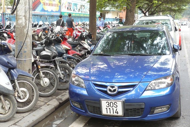 Giá phí trông giữ xe sẽ tăng cao nhất trên 3 lần theo phương án đề xuất của thành phố Hà Nội.