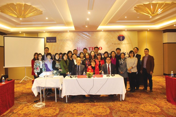 Toàn cảnh các đại biểu tham dự Hội nghị chia sẻ kinh nghiệm vận động tăng thuế thuốc lá tại Ninh Bình.