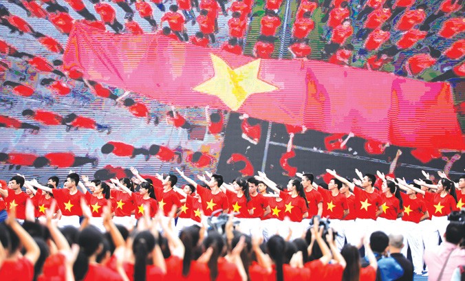 Thế hệ trẻ Việt Nam đang được kỳ vọng có bản lĩnh và hoài bão lớn lao chinh phục các đỉnh cao, Ảnh: Xuân Tùng.
