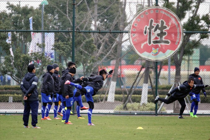 Các tuyển thủ U23 VN đã có buổi tập đầu tiên tại Thượng Hải, chuẩn bị cho VCK U23 châu Á. Ảnh: Đoàn Nhật.