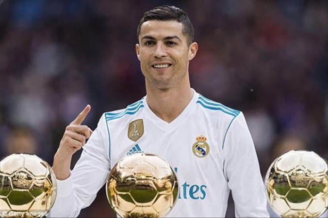 Cũng đến lúc Ronaldo phải lo lắng cho vị trí của mình trong dải ngân hà Real Madrid. Ảnh: GETTY IMAGES.