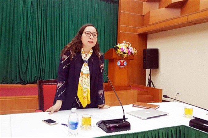 Bà Đặng Thị Tuyết, Trưởng ban Pháp chế TKV trả lời câu hỏi của báo chí chiều 4/1.