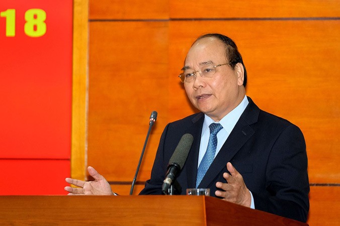Thủ tướng Nguyễn Xuân Phúc phát biểu tại hội nghị sáng ngày 4/1. Ảnh: Quang Hiếu.