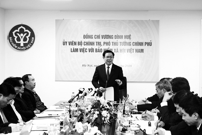 Phó Thủ tướng Vương Đình Huệ làm việc với BHXH Việt Nam. Ảnh: VG.
