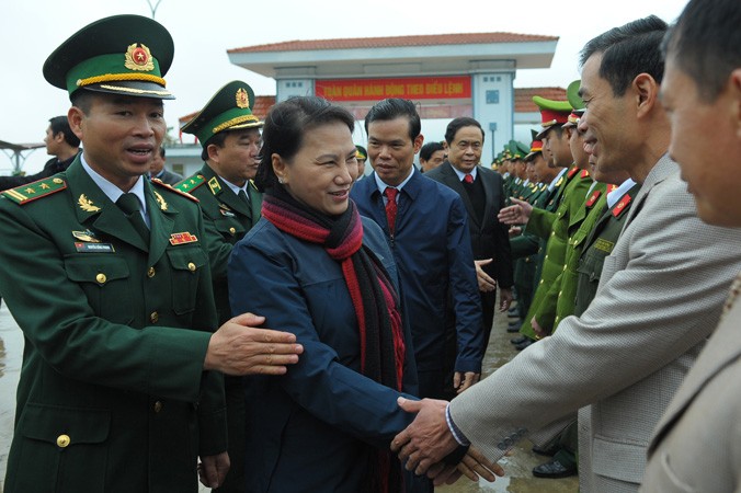 Chủ tịch Quốc hội Nguyễn Thị Kim Ngân thăm và chúc Tết cán bộ chiến sĩ Đồn Biên phòng Lũng Cú.