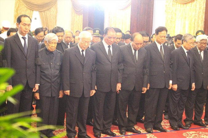 Lãnh đạo Đảng, Nhà nước viếng cố Thủ tướng Phan Văn Khải.