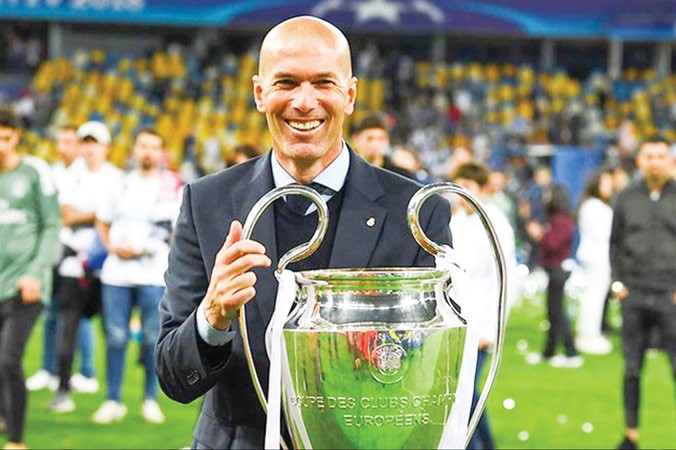 Zidane ngẩng cao đầu rời Real.