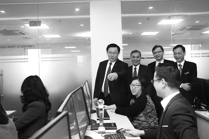 Phó Thủ tướng Vương Đình Huệ thăm Trung tâm công nghệ thông tin của BHXH Việt Nam ngày 4/1 vừa qua.