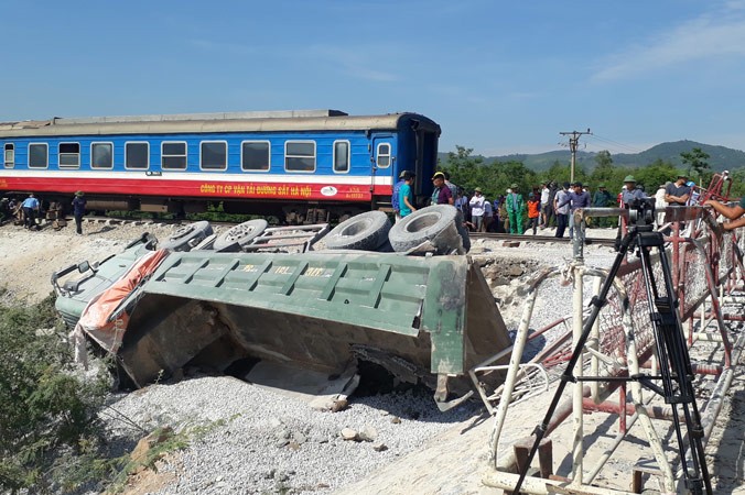 Vụ tai nạn đường sắt tại Thanh Hóa hôm 24/5. Ảnh: Hoàng Lam.