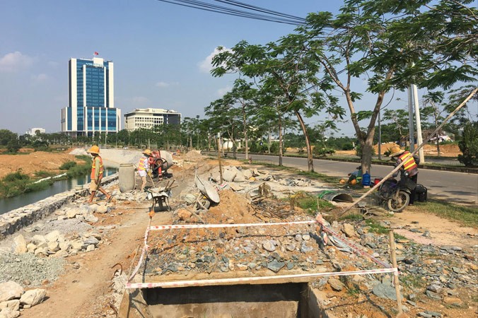 Một góc Khu CNC Hòa Lạc đang tiếp tục hoàn thiện hạ tầng​. Ảnh: Trường Phong.