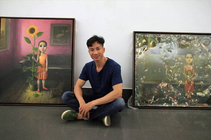 Lưu Tuyền tại triển lãm cá nhân lần thứ hai mang tên Hiện thực hoàn hảo tháng 6/2018. Ảnh: N.M.Hà