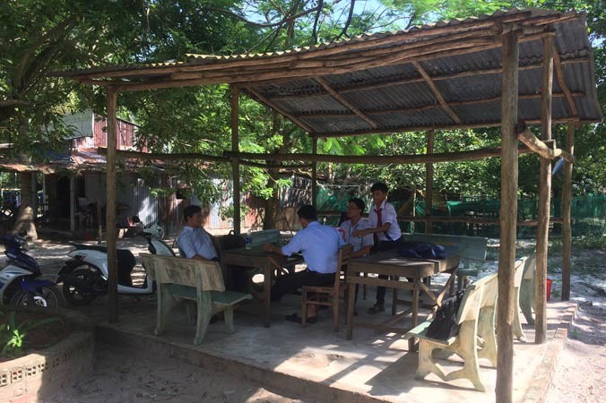 Một “phòng giáo viên” tại điểm trường Rạch Vẹm, xã Gành Dầu.