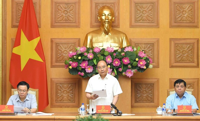 Thủ tướng Nguyễn Xuân Phúc phát biểu tại phiên họp. Ảnh: Quang Hiếu.