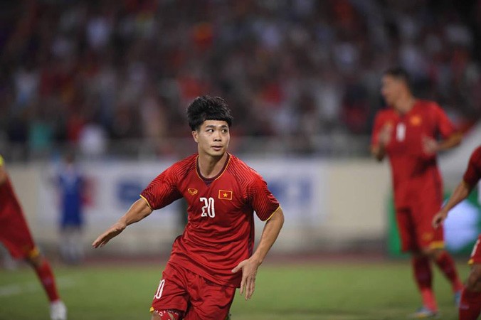 Công Phượng ghi bàn giúp U23 Việt Nam lội ngược dòng trước U23 Palestine.