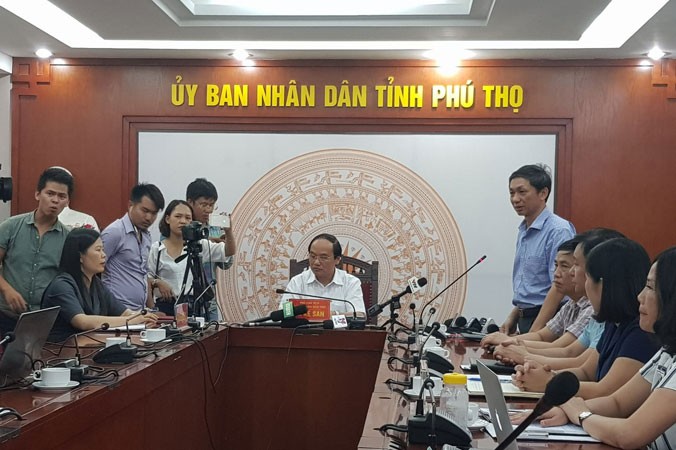 Phó Chủ tịch tỉnh Phú Thọ chủ trì họp báo thông tin vụ việc.