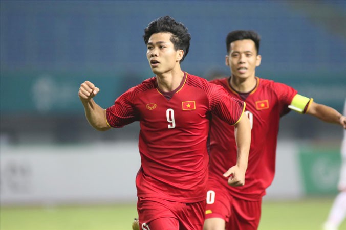 Công Phượng ăn mừng bàn thắng duy nhất của trận đấu, giúp Olympic Việt Nam lần đầu tiến vào tứ kết Asiad. Ảnh: THÀNH DUY.