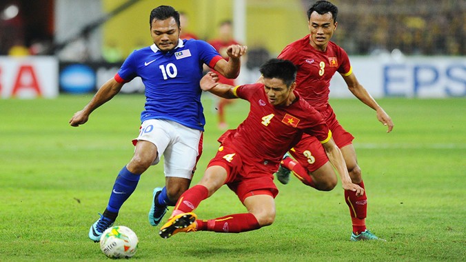 Tiền đạo Safee Sali (trái) thừa nhận tuyển Malaysia đã chơi không tốt trận lượt đi và hy vọng có thể lật ngược thế cờ tại Mỹ Đình ở trận lượt về. Ảnh: Quang Trung 