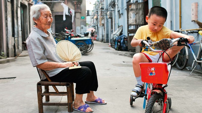Người già Trung Quốc đang chịu nhiều sức ép từ những biến động xã hội. Ảnh: BBC