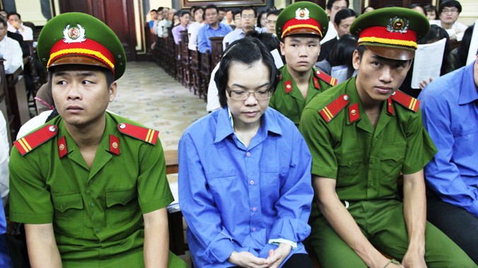Bị cáo Huỳnh Thị Huyền Như trong phiên tòa chiều 15/12. Ảnh: Việt Văn