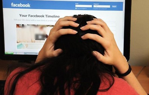 Đòi tự tử vì bị bắt nạt qua facebook, tin nhắn