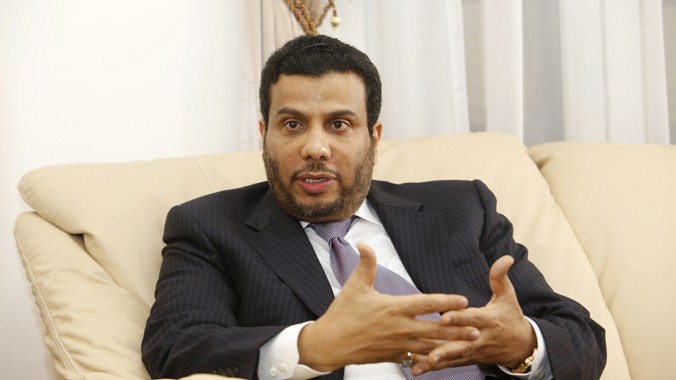 Đại sứ Qatar Abdulla Ibrahim Abdulrahman Al-Hamar trả lời phỏng vấn Tiền Phong ngày 17/12. Ảnh: Như Ý