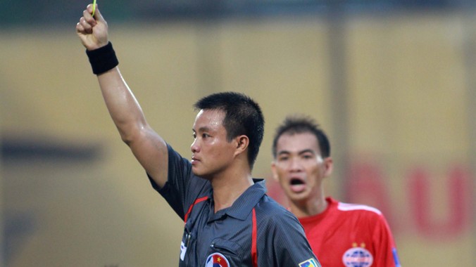 Trọng tài FIFA Võ Quang Vinh sẽ điều khiển trận Siêu cúp quốc gia 2014. Ảnh: VSI