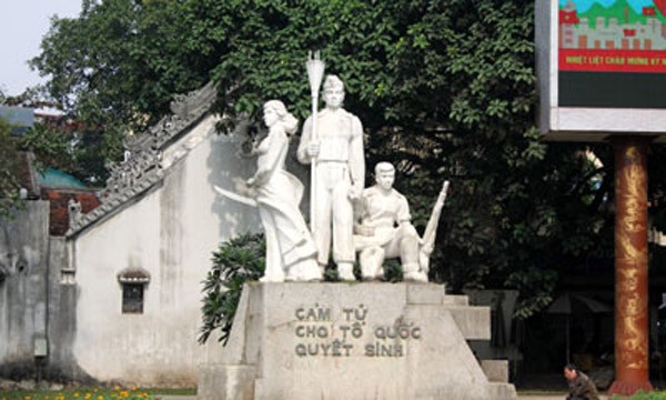 Bác thông tin Hà Nội chi 700 tỷ đồng xây tượng đài 