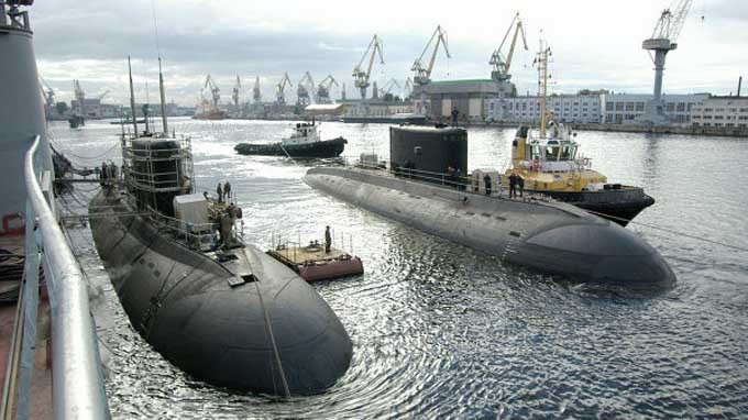 Tàu ngầm lớp Kilo đang thử nghiệm ở St. Petersburg, Nga - Ảnh: RIA Novosti