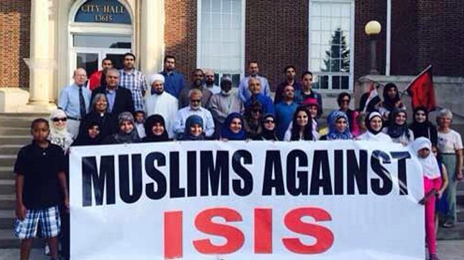 Biểu tình của người đạo Hồi với biểu ngữ “người đạo Hồi phản đối IS” tại Anh