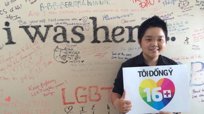 Chàng trai chuyển giới (vốn là cô gái Nguyễn Thị Trúc Phương) tại buổi hội thảo những người LGBT. Ảnh: V.L