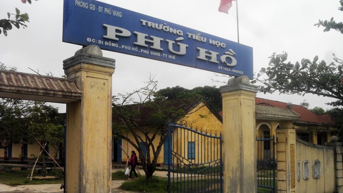 Trường tiểu học Phú Hồ (huyện Phú Vang, TT-Huế) một trong những nơi diễn ra việc bán máy Ozone từ buổi "truyền thông ATVSTP" của Cty VSK.