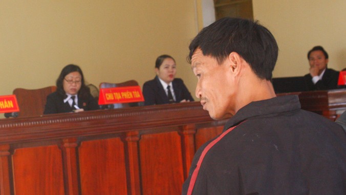 Ông Nguyễn Công Hương chậm phát triển, tâm thần mức độ nhẹ ngơ ngác tại phiên tòa phúc thẩm 