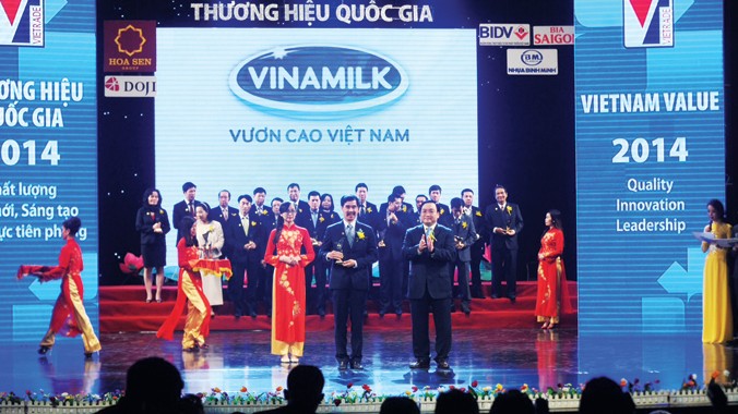Vinamilk là thương hiệu sữa duy nhất trong ngành sữa Việt Nam tiếp tục được vinh danh Thương hiệu Quốc gia năm 2014