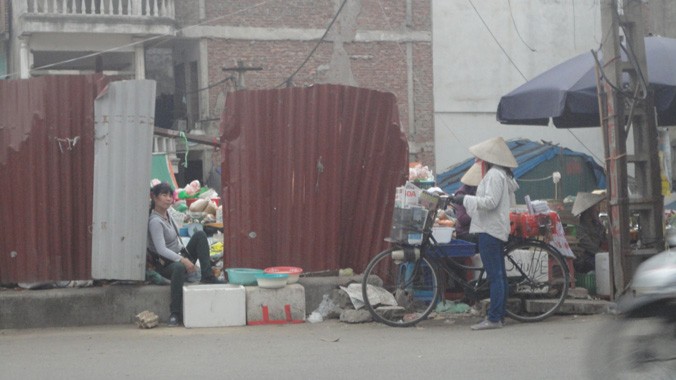 Phá tôn chắn để bán hàng