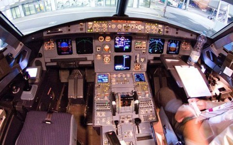 Hành khách sợ phi công “có vấn đề” hơn khủng bố