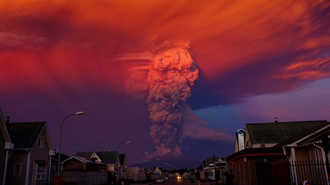 4.000 người sơ tán vì núi lửa phun trào