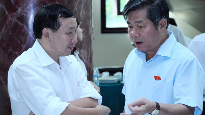 Bộ trưởng Bùi Quang Vinh (bên phải) khẳng định GDP tăng 6,03% là con số thực và đích thân ông đã chỉ đạo Tổng cục Thống kê làm kỹ. Ảnh: Hồng Vĩnh