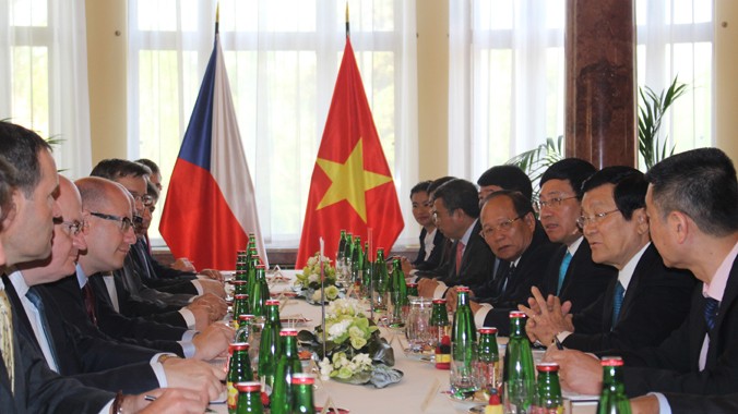 Chủ tịch nước Trương Tấn Sang hội kiến Thủ tướng Czech Bohuslav Sobotka