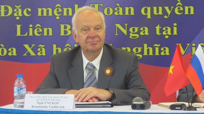Đại sứ Nga Konstantin Vasilievich Vnukov trong cuộc họp báo chiều 13/5 tại Hà Nội. Ảnh: Trúc Quỳnh