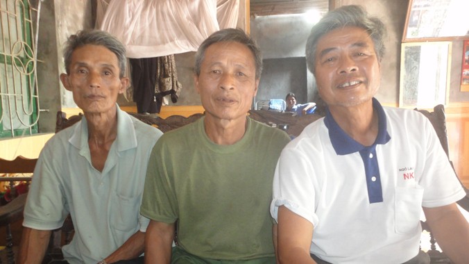 (Từ trái sang) Ông Cao Xuân Tước, Cao Xuân Khanh và Lê Minh Chinh. Ảnh: Kiến Nghĩa