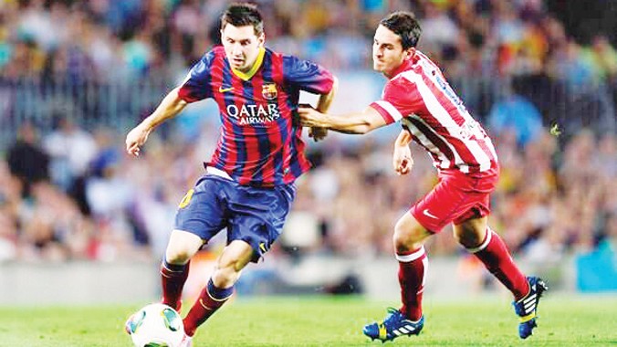 Barca (trái) sẽ thanh toán sòng phẳng món nợ với Atletico.