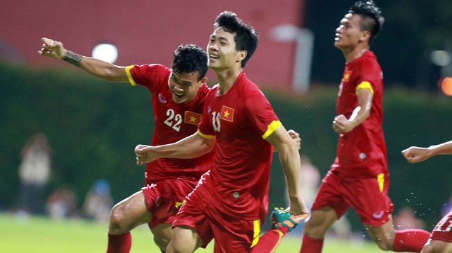 Công Phượng ăn mừng bàn thắng vào lưới U23 Malaysia. Ảnh: VSI
