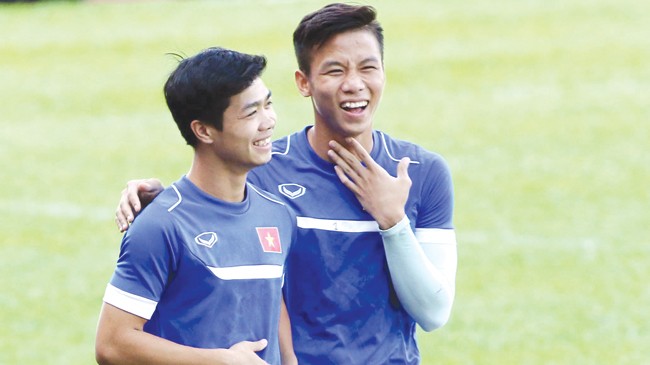 Buổi tập tràn đầy tiếng cười và niềm vui của các cầu thủ U23 VN sau chiến thắng đậm trước U23 Malaysia. Ảnh: VSI