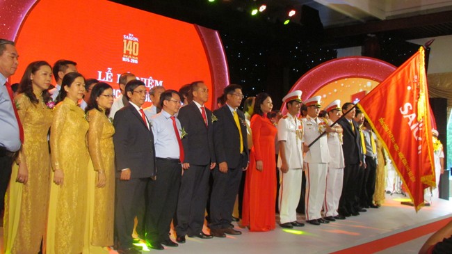 Bia Sài Gòn long trọng kỷ niệm 140 năm lịch sử phát triển với nghi thức rước cờ truyền thống
