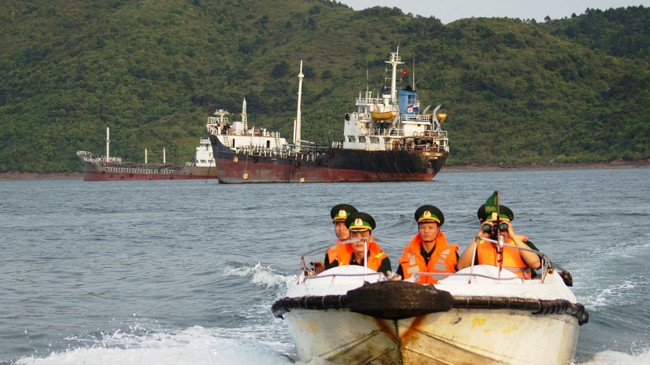 Lực lượng biên phòng Quảng Ninh tuần tra kiểm soát, thực thi pháp luật trên biển. Ảnh: Nguyễn Minh