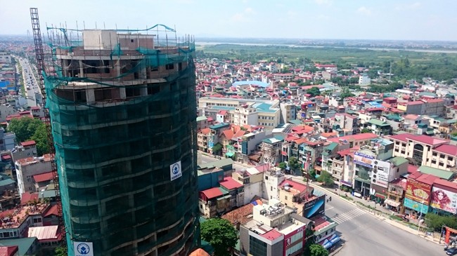 Tòa nhà ở khu đất vàng trên đường Thanh Niên, quận Tây Hồ, Hà Nội. Ảnh: Như Ý