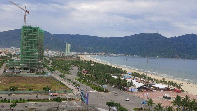 Nhiều dự án đất ven biển bỏ đất hoang tại Đà Nẵng. Ảnh: Việt Hùng