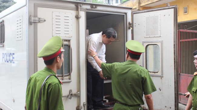 Dương Chí Dũng trong phiên xử hồi tháng 4/2014. Ảnh: Bảo Thắng